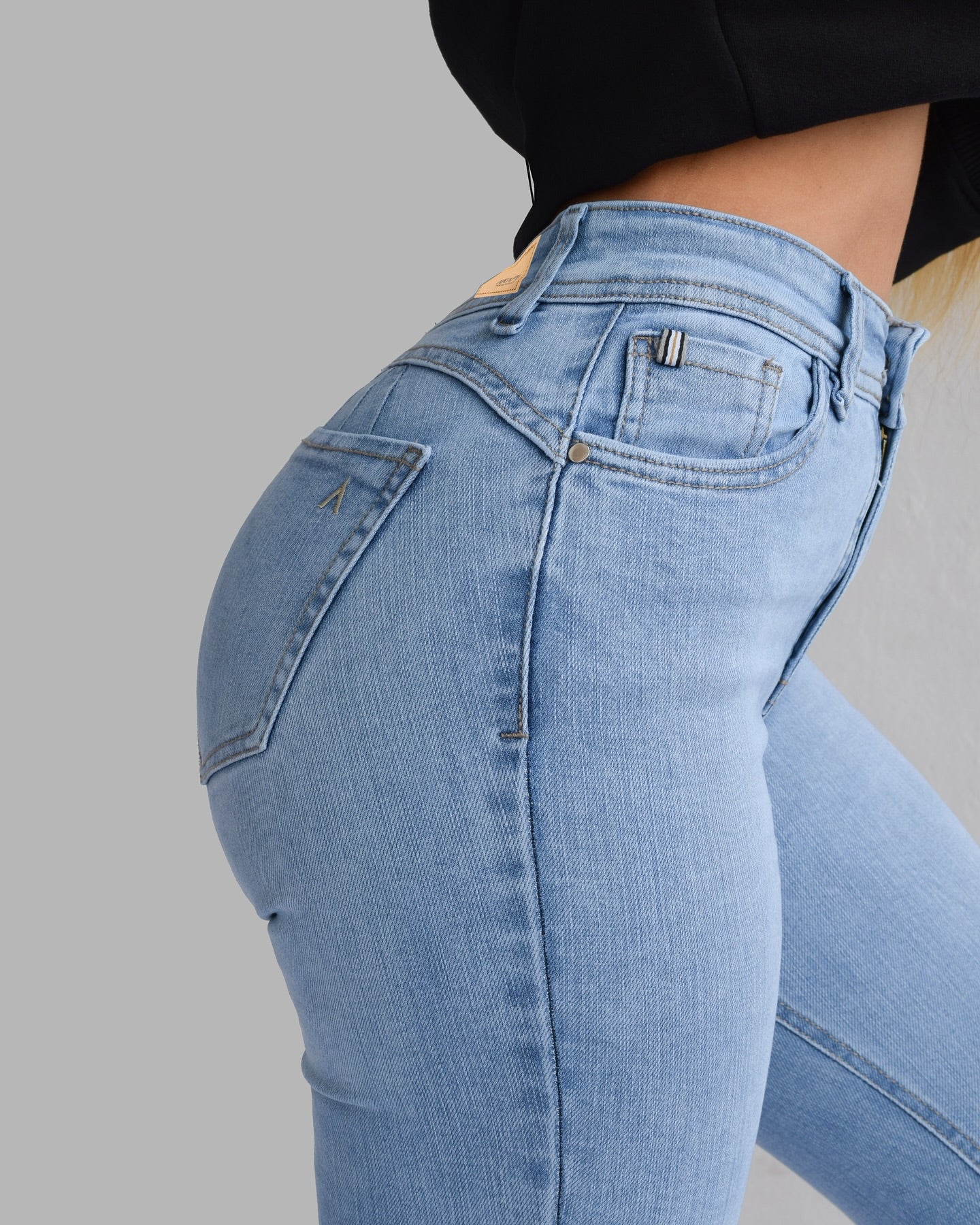 GluteX™ – Jeans Colombianos Multidireccional